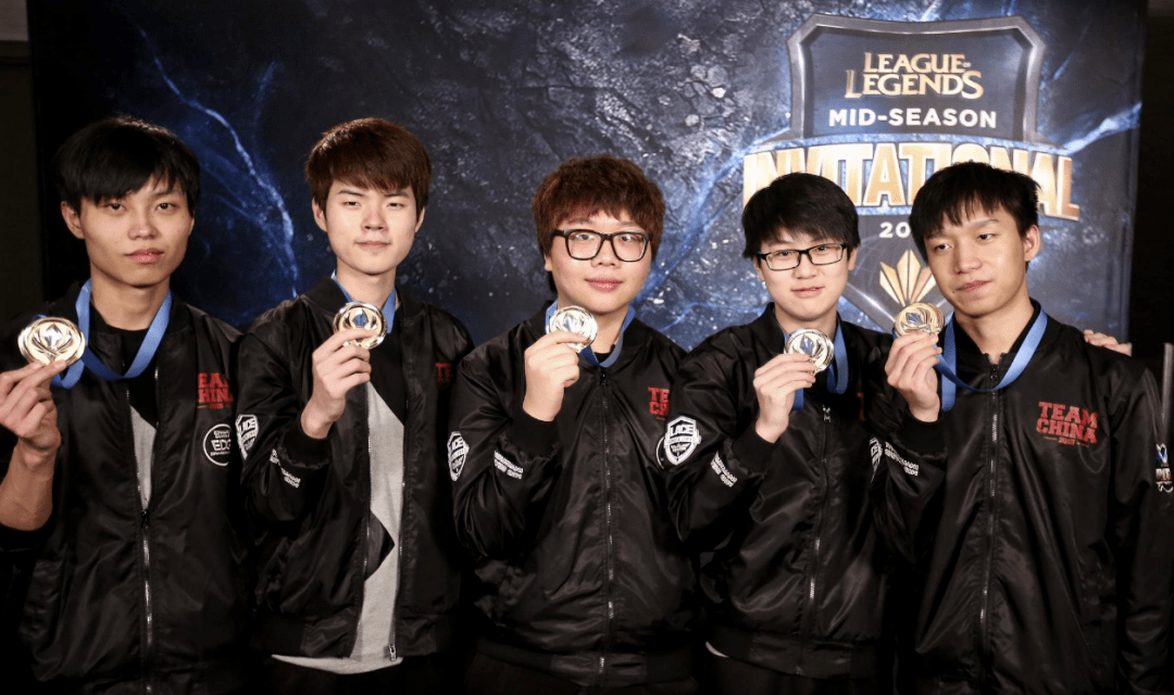 G2 Esports 在红牛主场2025的决赛中以3：0自信地击败了NRG，获得了比赛冠军头衔。