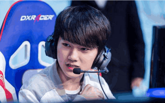 KPL职业辅助疑似出错装，这状态是不是太差了？